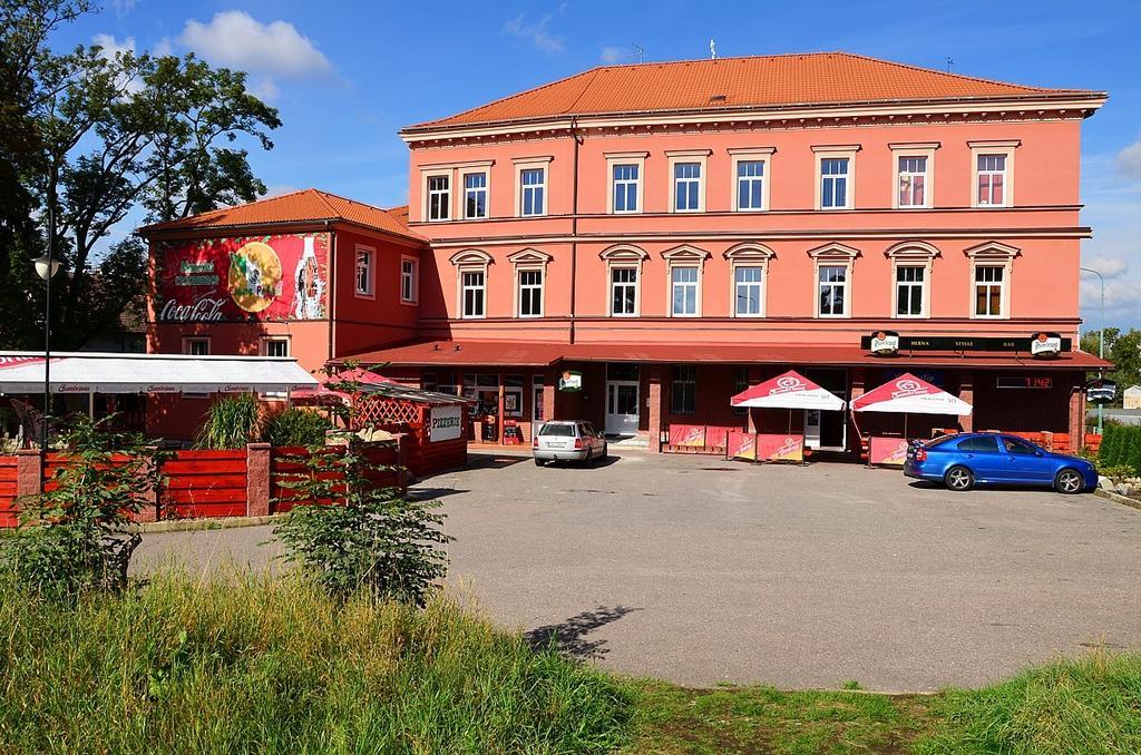 Grand Hotel Jaroměř Extérieur photo