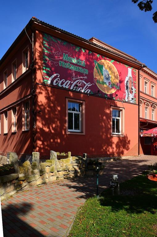 Grand Hotel Jaroměř Extérieur photo